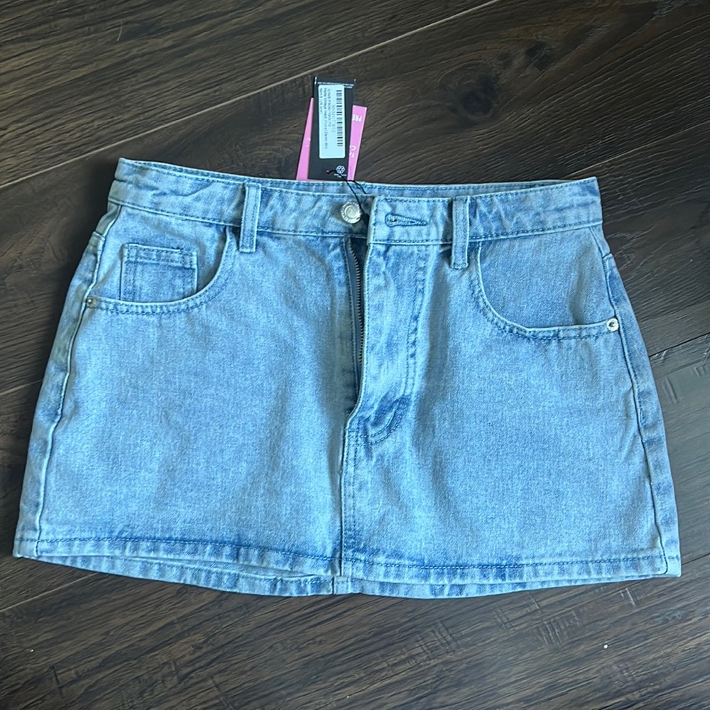 NWT Pretty Little Thing mini skirt- vintage wash